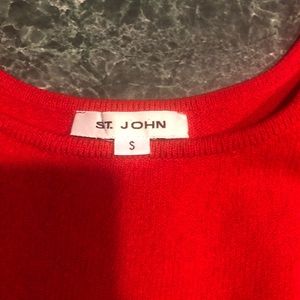 St. John knit top hardly worn excellent shape